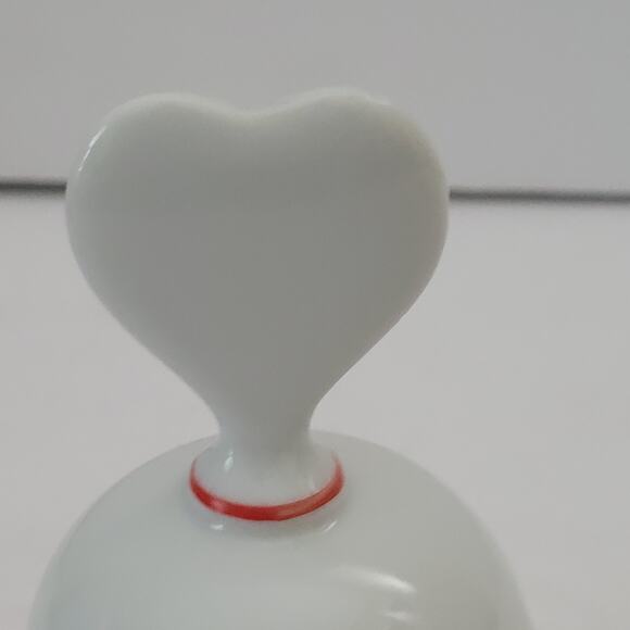 "I Love My Mom" Ceramic Bell with Heart Handle - Picture 5 of 10